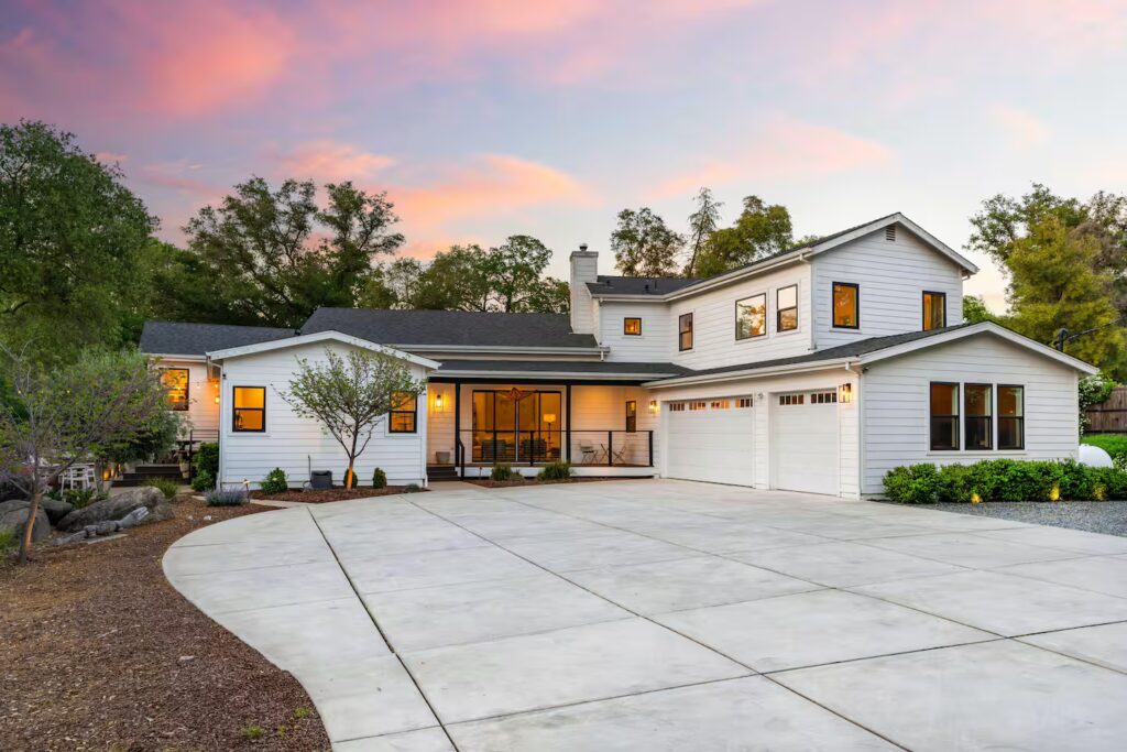 Outside view of heroin treatment center california.