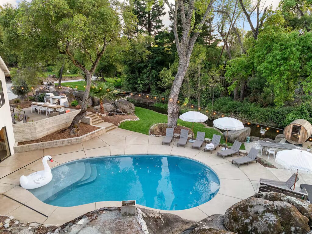 ab73feff-8426-4f6d-930e-398d6eb887cb